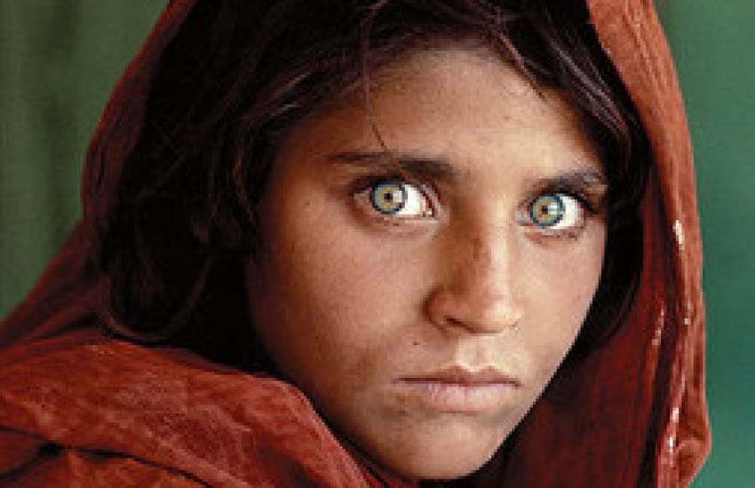 הילדה האפגנית