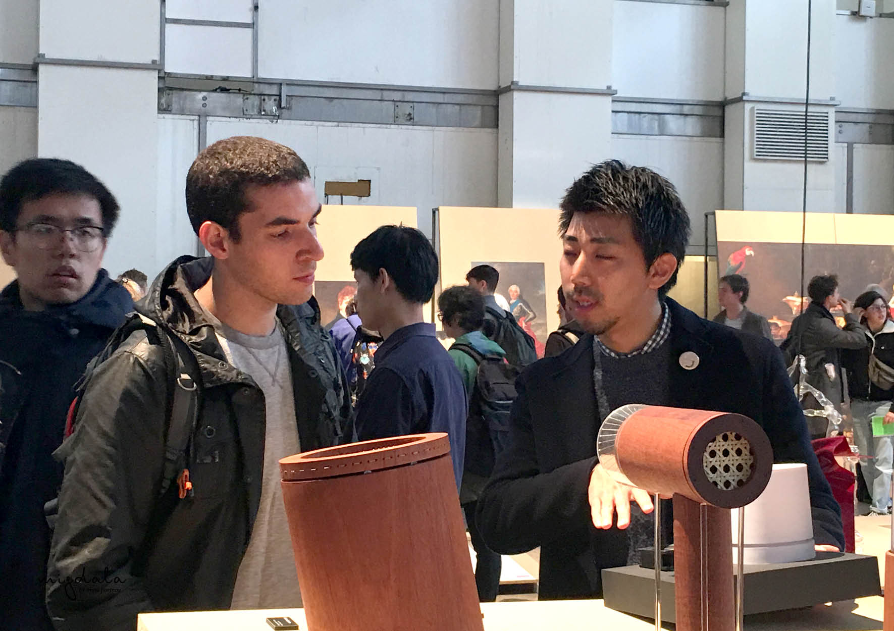 Sagi talking to Kodai, Craft-Techmen Project/ Kodai Shimizu, DDW2019, Eindhoven 